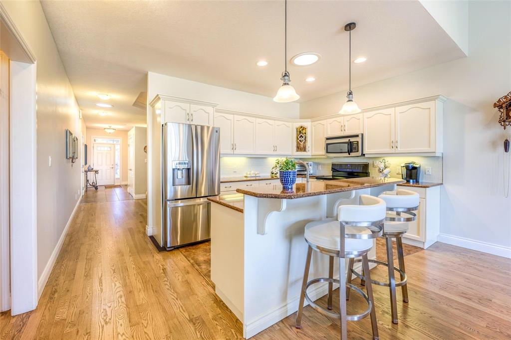 6747 ST ANDREWS Circle, Plympton-Wyoming, Ontario, Canada