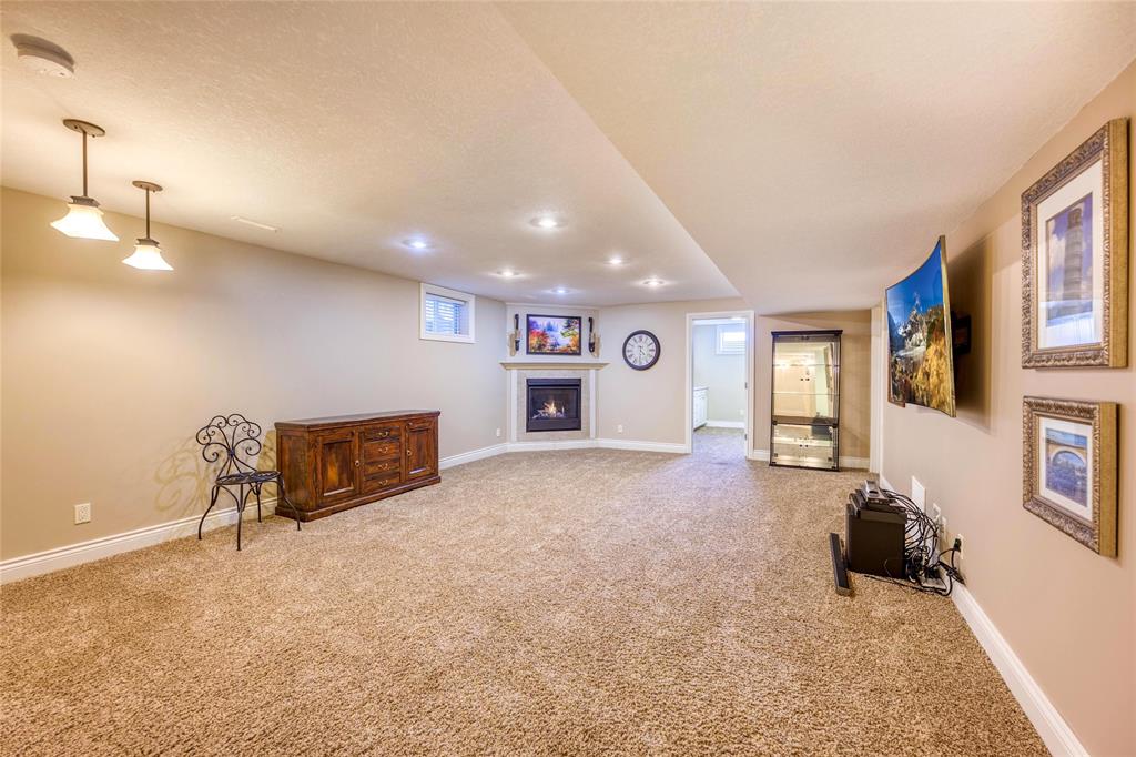 6747 ST ANDREWS Circle, Plympton-Wyoming, Ontario, Canada