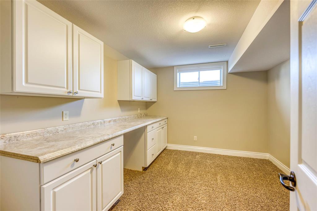 6747 ST ANDREWS Circle, Plympton-Wyoming, Ontario, Canada