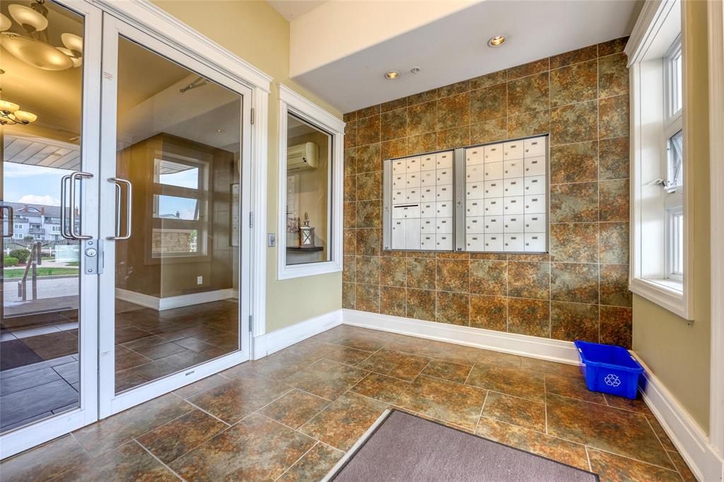 1550 VENETIAN Boulevard Unit# 206, Point Edward, Ontario, Canada