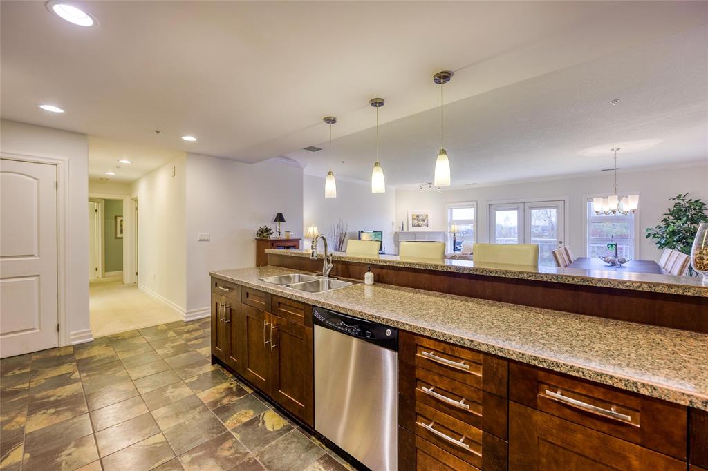 1550 VENETIAN Boulevard Unit# 206, Point Edward, Ontario, Canada
