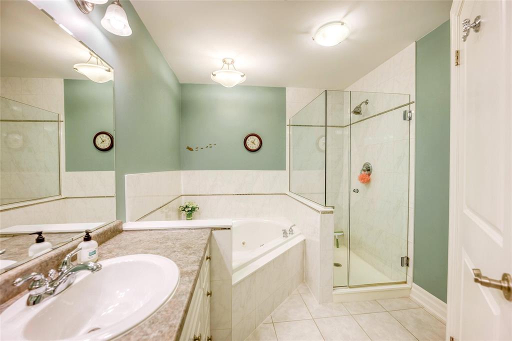 1550 VENETIAN Boulevard Unit# 206, Point Edward, Ontario, Canada