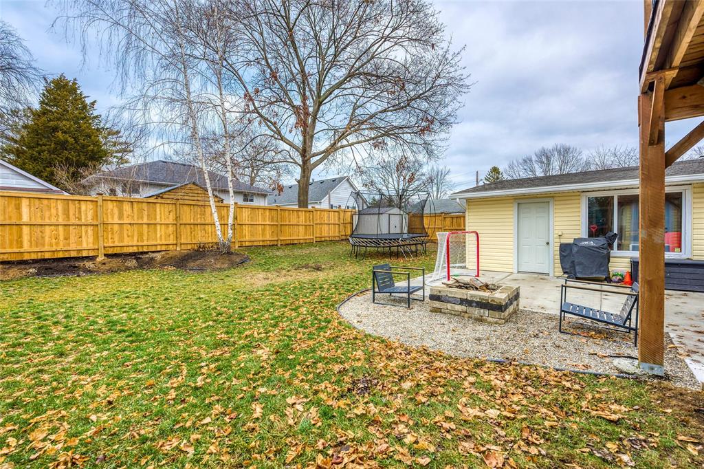 684 AMESBURY Court, Sarnia, Ontario, Canada