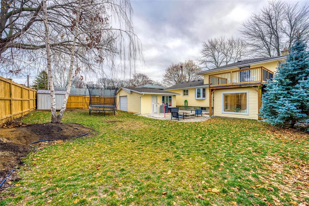 684 AMESBURY Court, Sarnia, Ontario, Canada