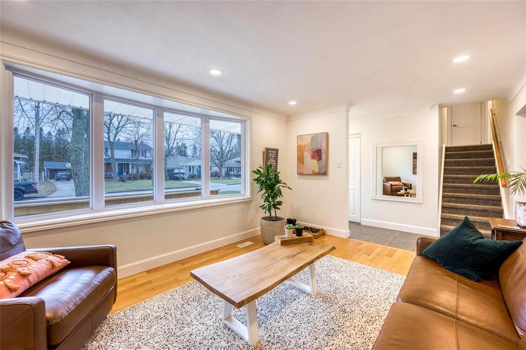 684 AMESBURY Court, Sarnia, Ontario, Canada