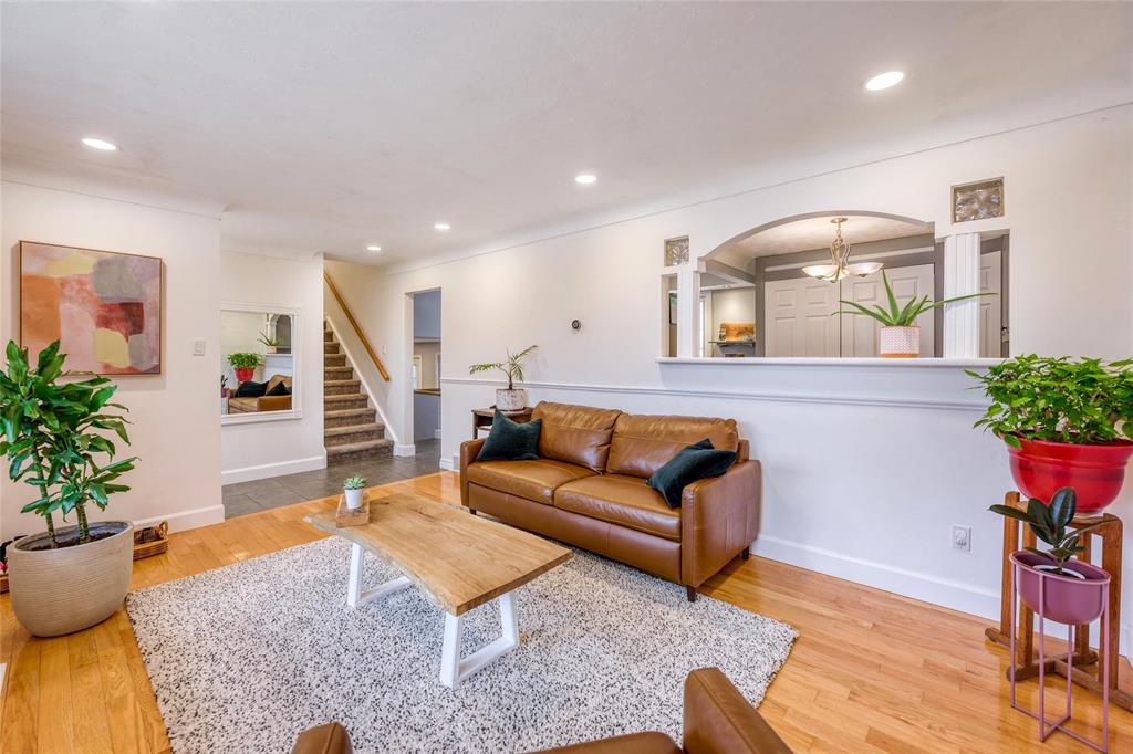 684 AMESBURY Court, Sarnia, Ontario, Canada