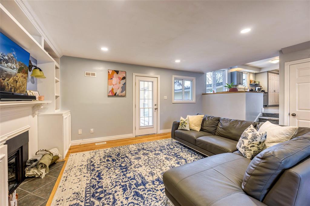 684 AMESBURY Court, Sarnia, Ontario, Canada