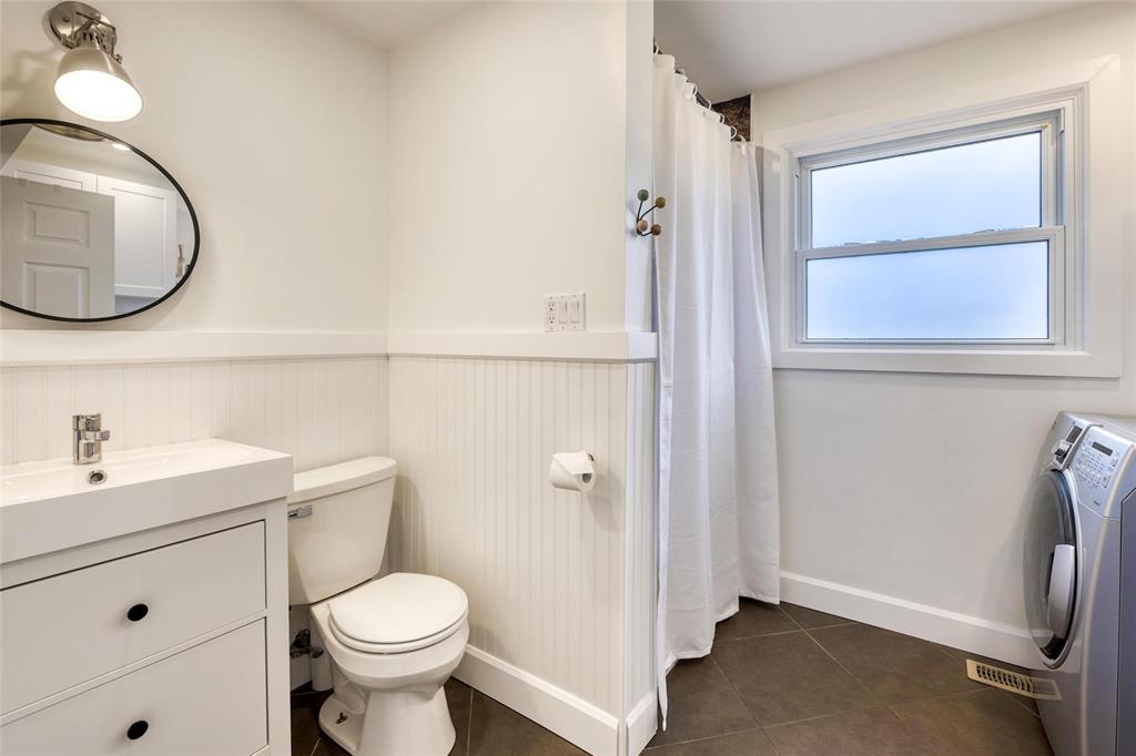684 AMESBURY Court, Sarnia, Ontario, Canada