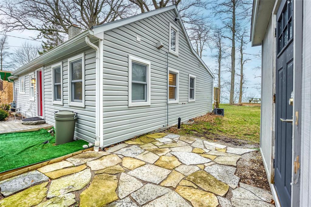 3182 DANA Street, Plympton-Wyoming, Ontario, Canada
