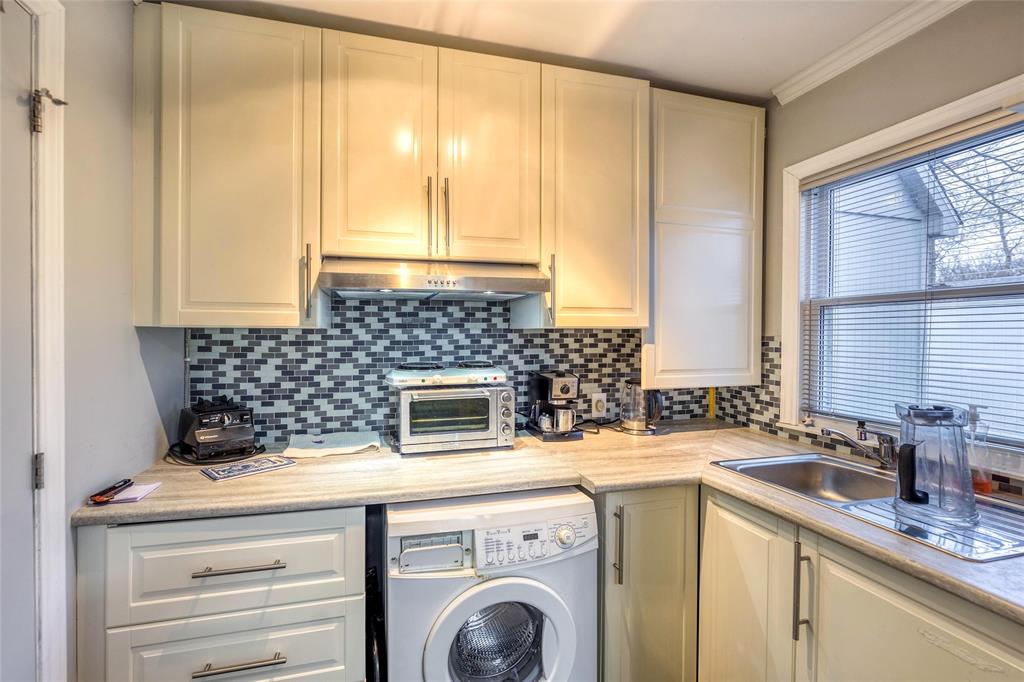 3182 DANA Street, Plympton-Wyoming, Ontario, Canada