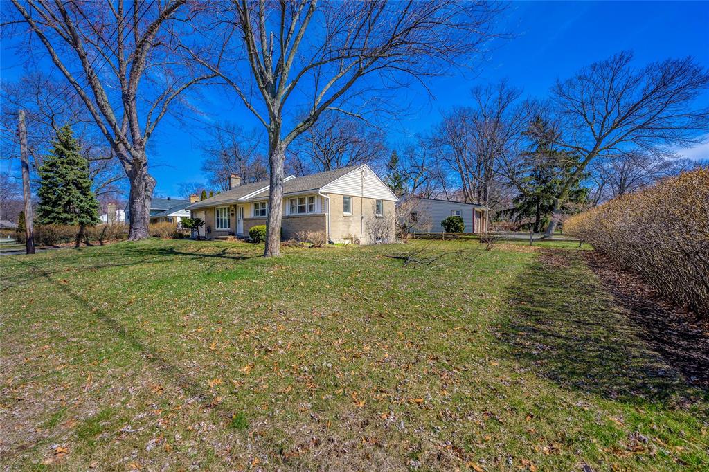 1566 HOWSTON Avenue, Sarnia, Ontario, Canada