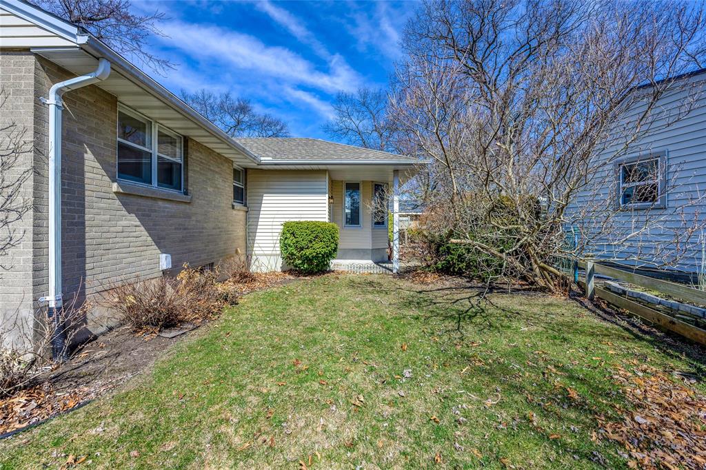 1566 HOWSTON Avenue, Sarnia, Ontario, Canada