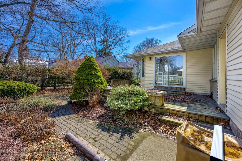 1566 HOWSTON Avenue, Sarnia, Ontario, Canada
