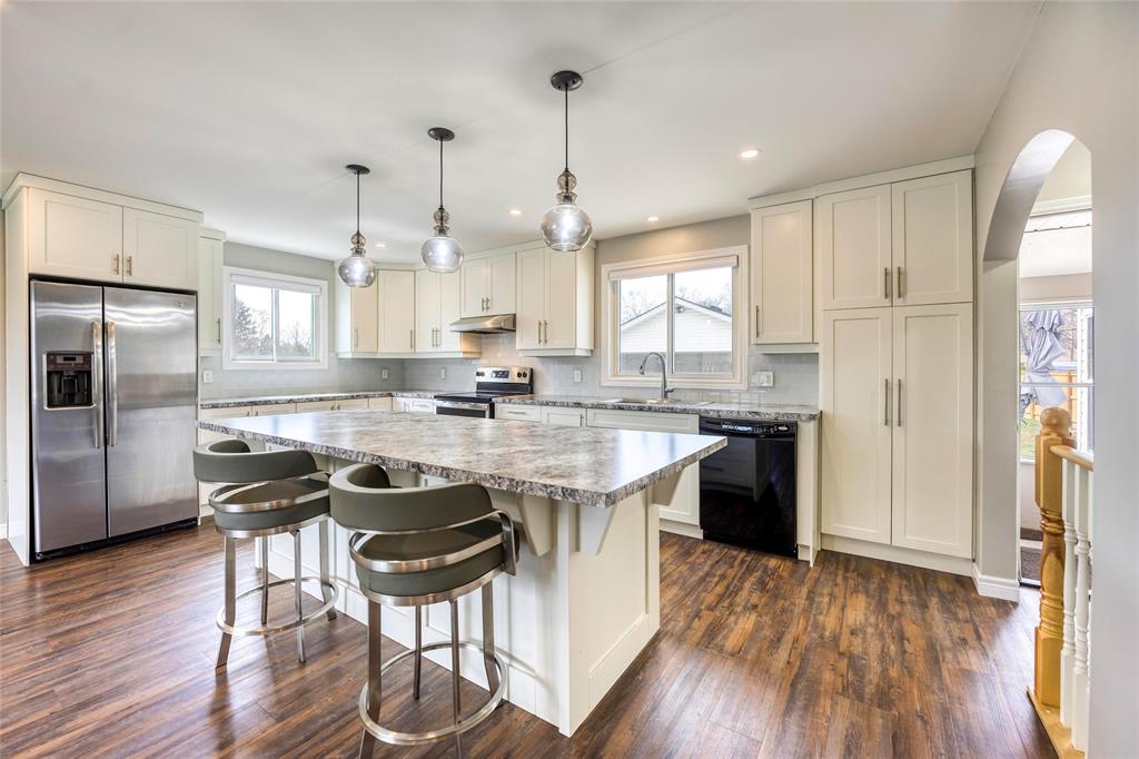 1541 COLBORNE Road, Sarnia, Ontario, Canada