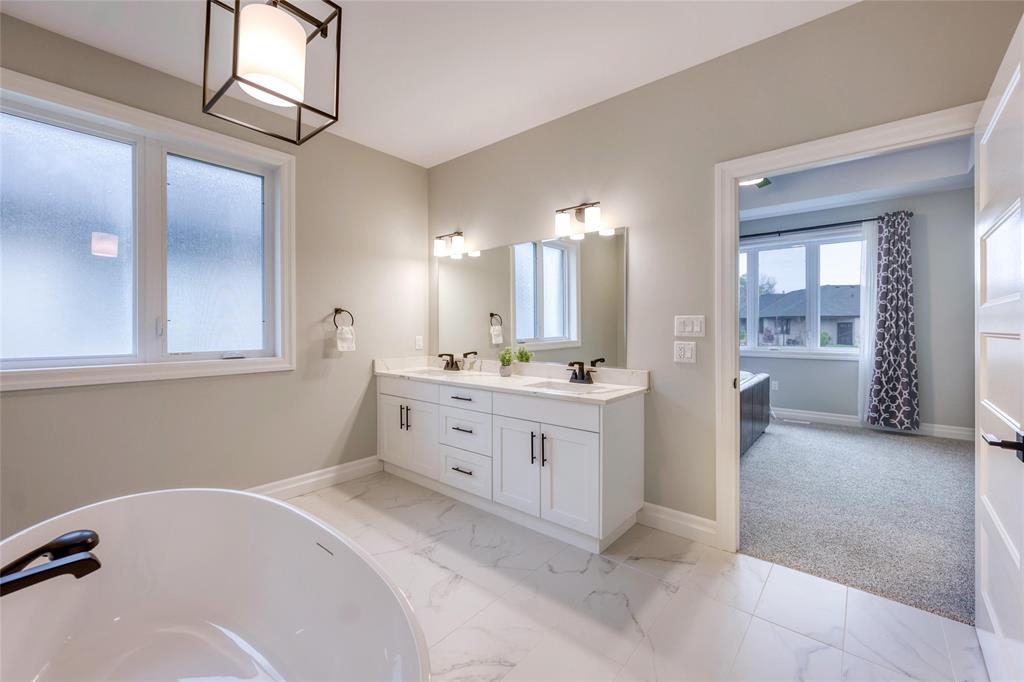3566 MIA Lane, Plympton-Wyoming, Ontario, Canada
