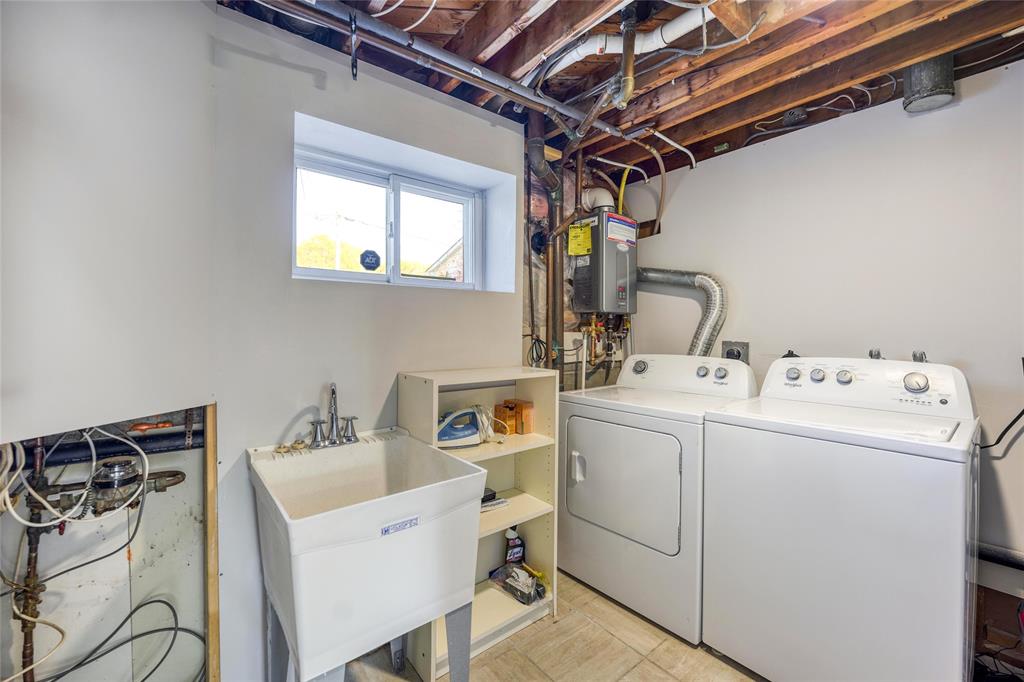 1590 MC GEE Street, Sarnia, Ontario, Canada