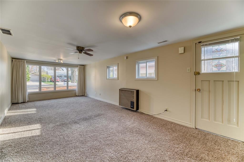 886 RETLAW Drive, Sarnia, Ontario, Canada