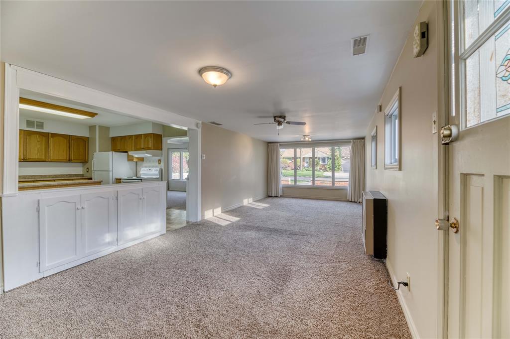 886 RETLAW Drive, Sarnia, Ontario, Canada