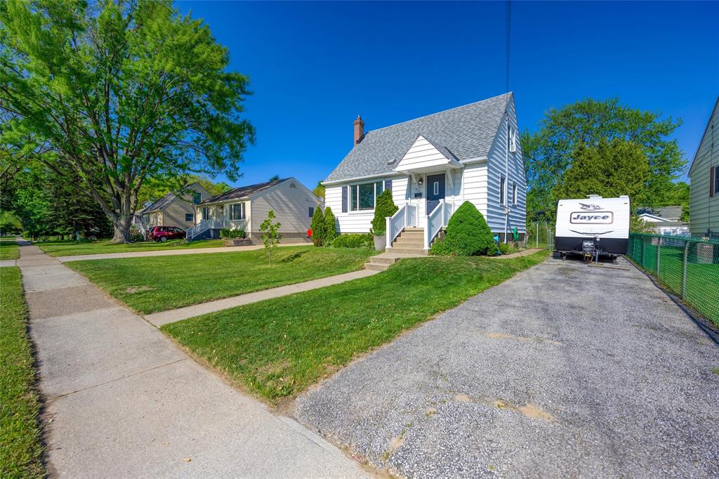 916 WOODLAND Avenue, Sarnia, Ontario, Canada