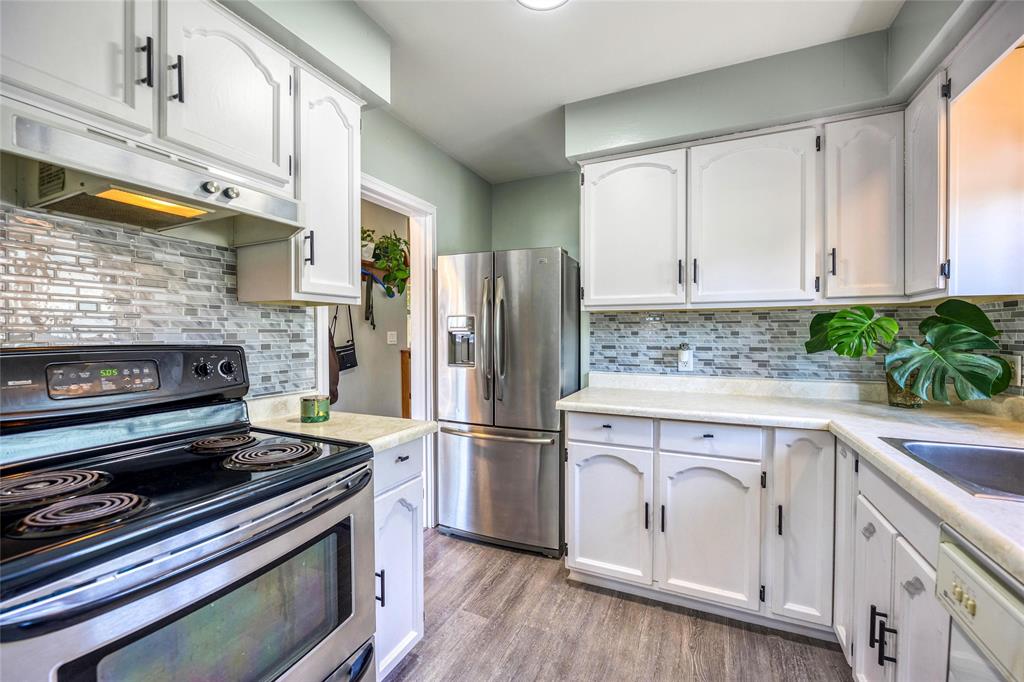 916 WOODLAND Avenue, Sarnia, Ontario, Canada