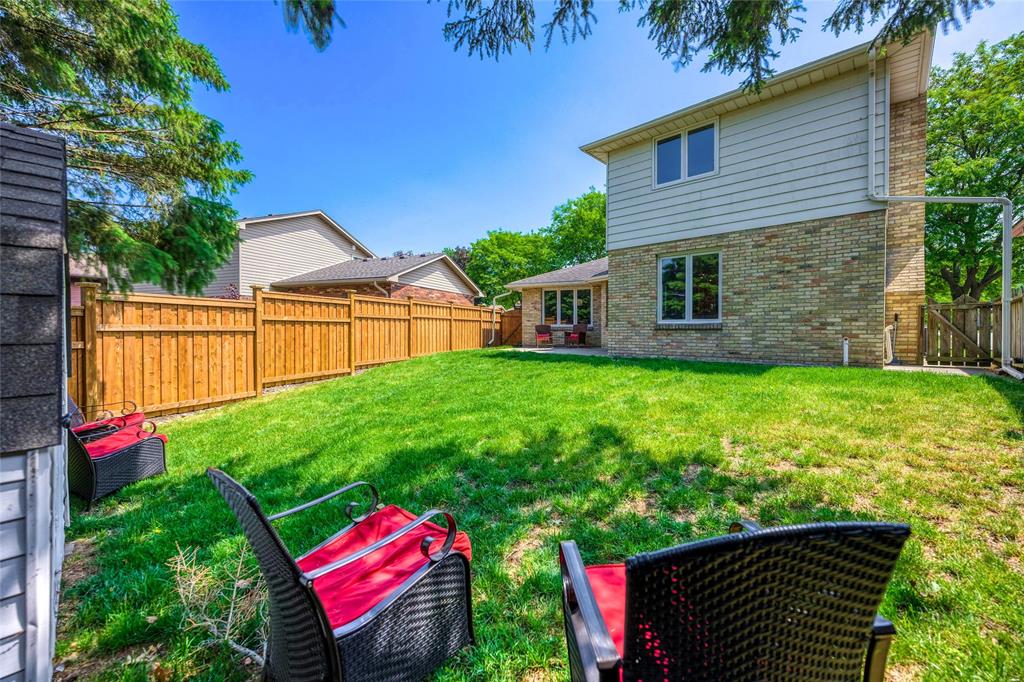 1711 TRINITY Crescent, Sarnia, Ontario, Canada