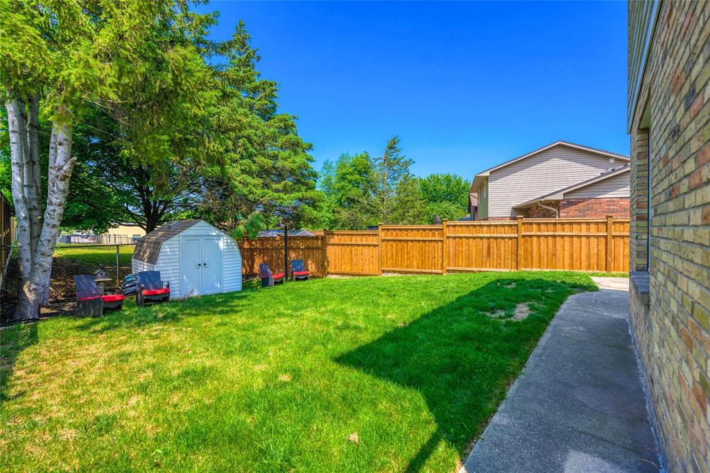 1711 TRINITY Crescent, Sarnia, Ontario, Canada