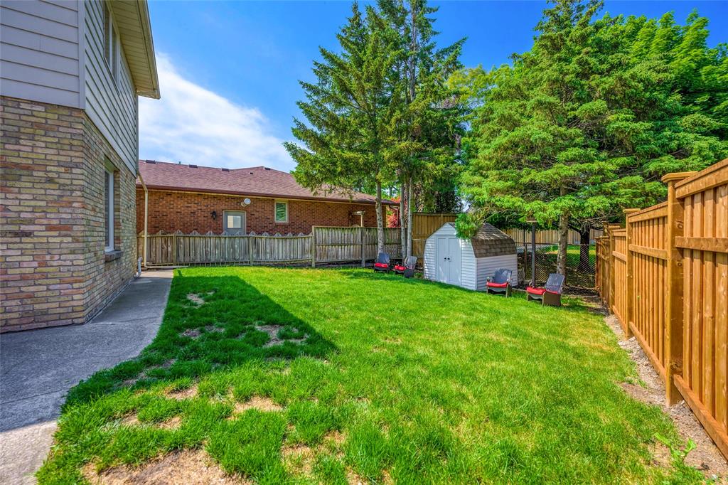 1711 TRINITY Crescent, Sarnia, Ontario, Canada