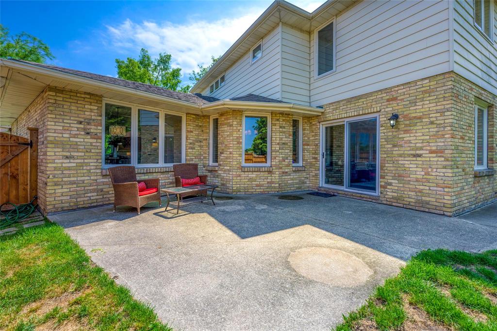 1711 TRINITY Crescent, Sarnia, Ontario, Canada