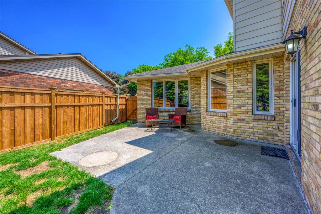 1711 TRINITY Crescent, Sarnia, Ontario, Canada