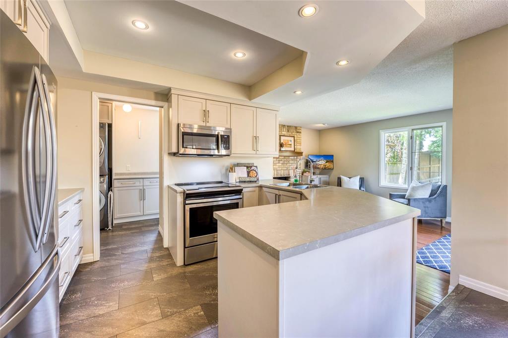 1711 TRINITY Crescent, Sarnia, Ontario, Canada
