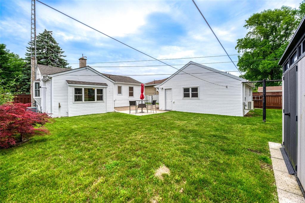 705 MICHIGAN Avenue, Point Edward, Ontario, Canada