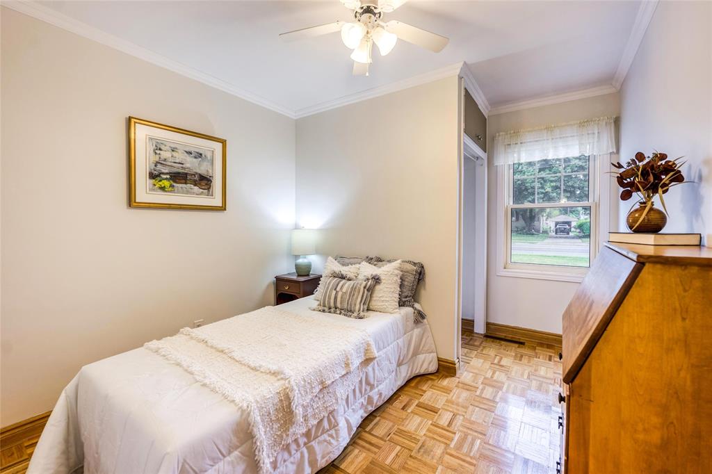 705 MICHIGAN Avenue, Point Edward, Ontario, Canada