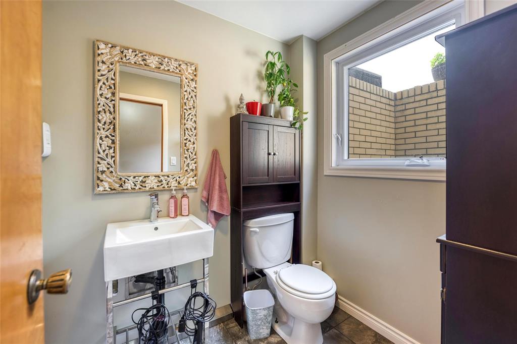 1073 SALISBURY Street, Sarnia, Ontario, Canada
