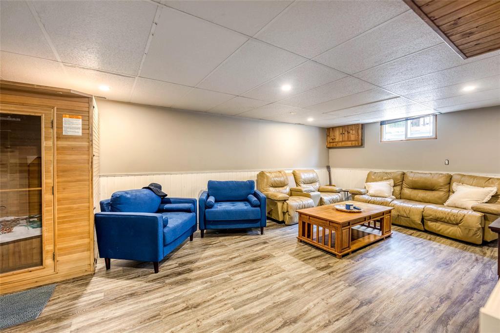 1073 SALISBURY Street, Sarnia, Ontario, Canada