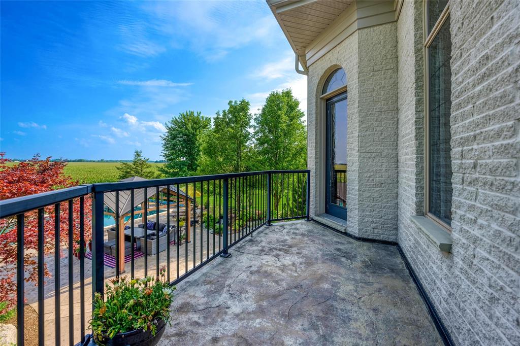1707 BLACKWELL Road, Sarnia, Ontario, Canada