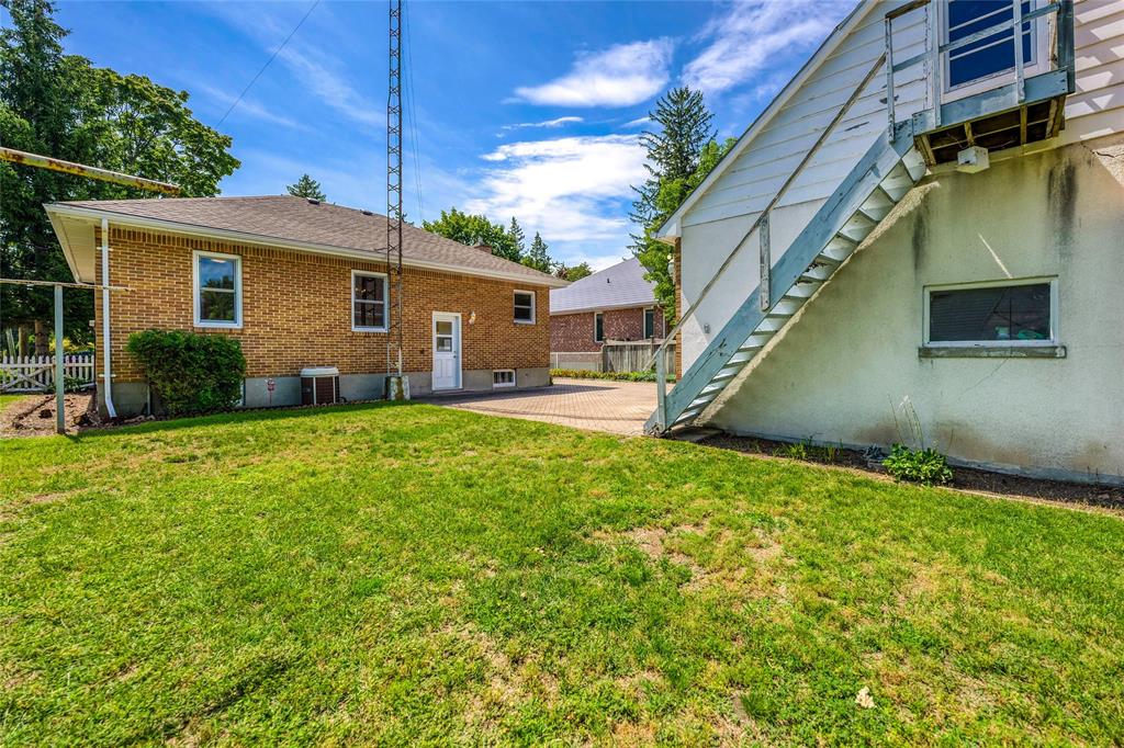 516 HOLLYWOOD Place, Sarnia, Ontario, Canada