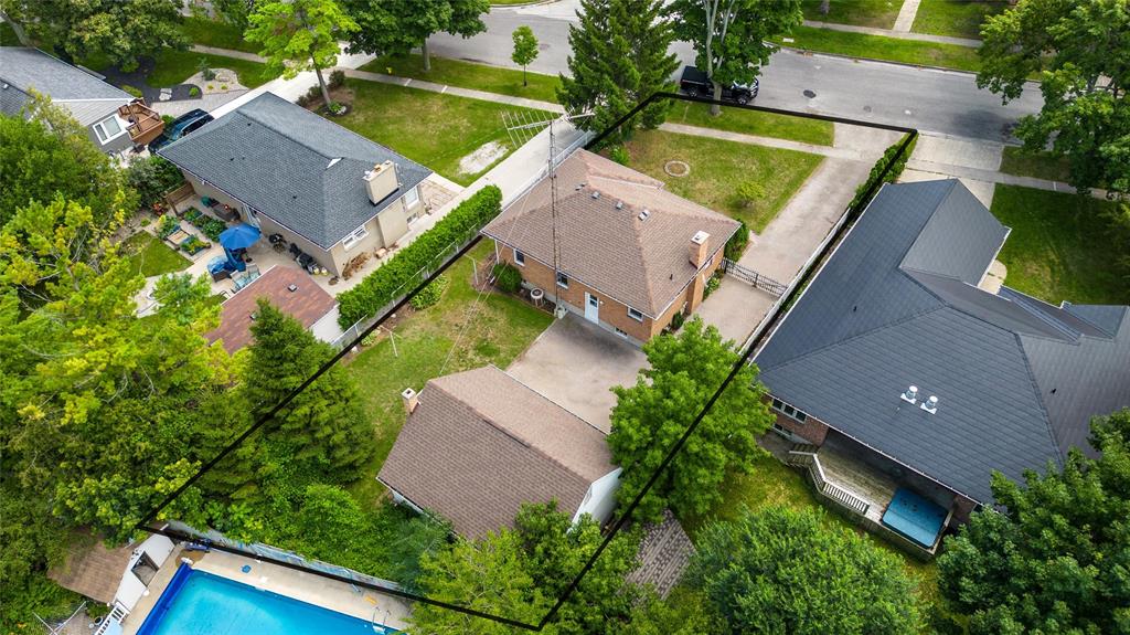 516 HOLLYWOOD Place, Sarnia, Ontario, Canada
