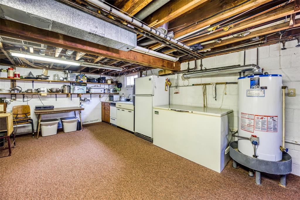 516 HOLLYWOOD Place, Sarnia, Ontario, Canada
