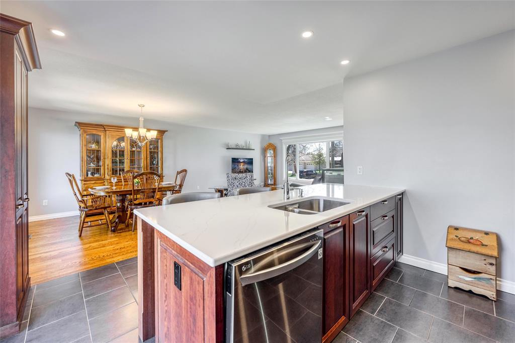 3228 DEVONSHIRE Road, Sarnia, Ontario, Canada