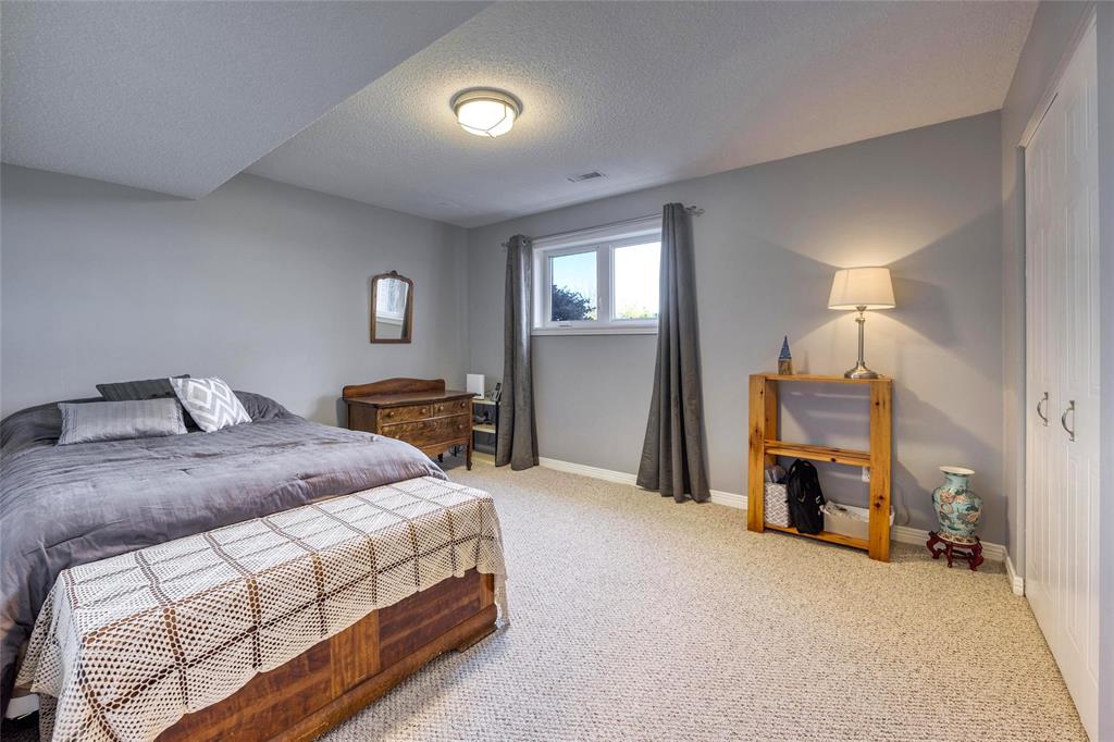 3228 DEVONSHIRE Road, Sarnia, Ontario, Canada