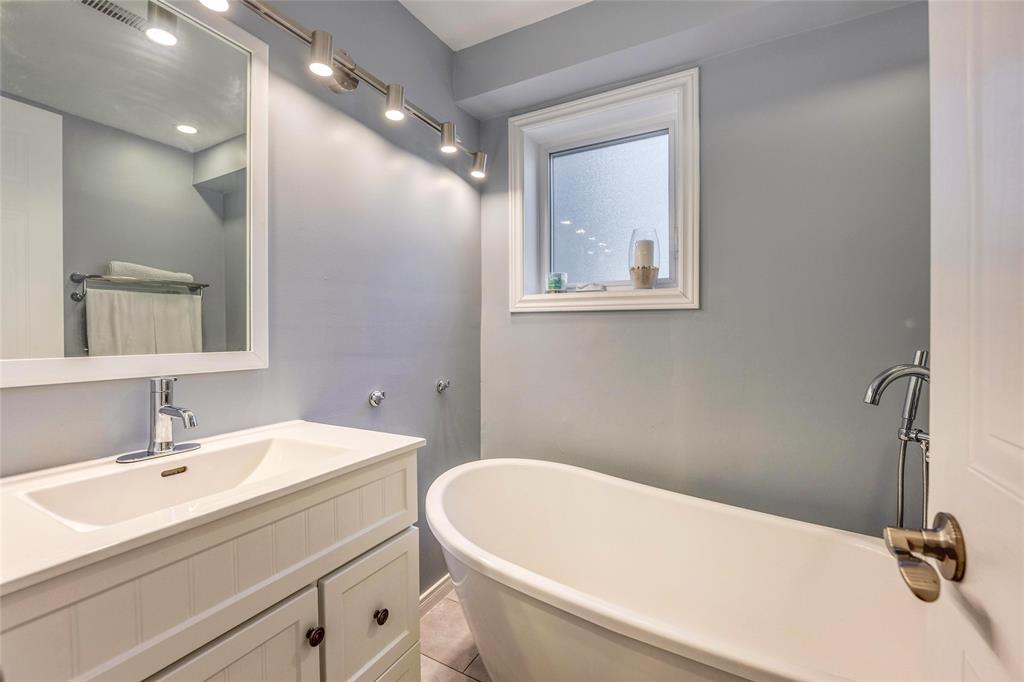 3228 DEVONSHIRE Road, Sarnia, Ontario, Canada