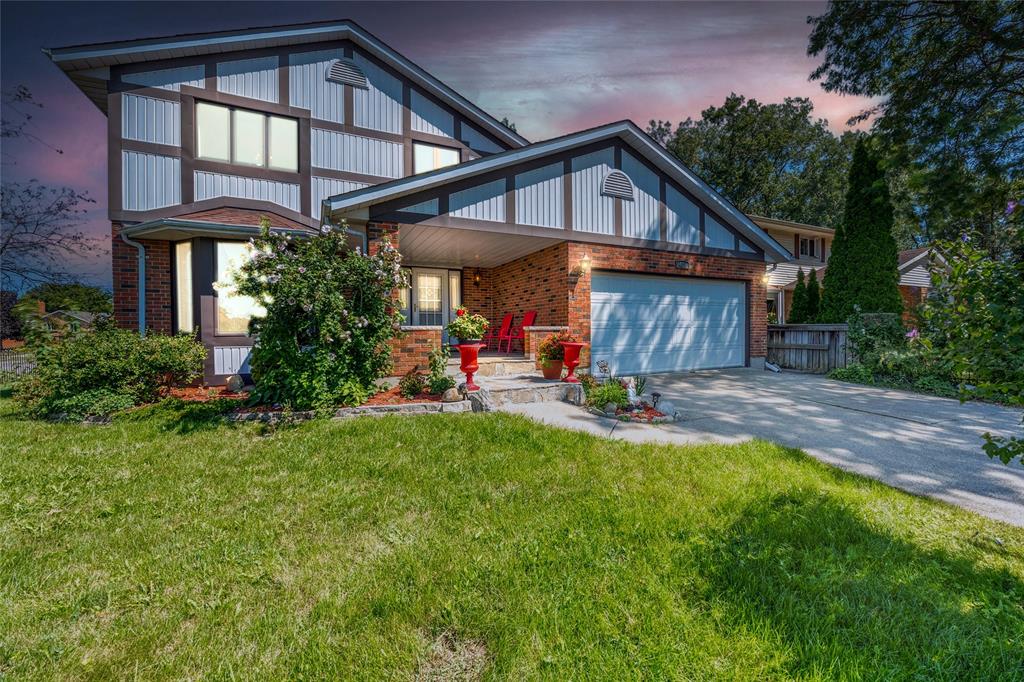 402 TWIN LAKES Drive, Sarnia, Ontario, Canada photo 2