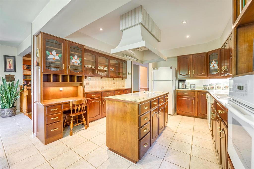 402 TWIN LAKES Drive, Sarnia, Ontario, Canada photo 20
