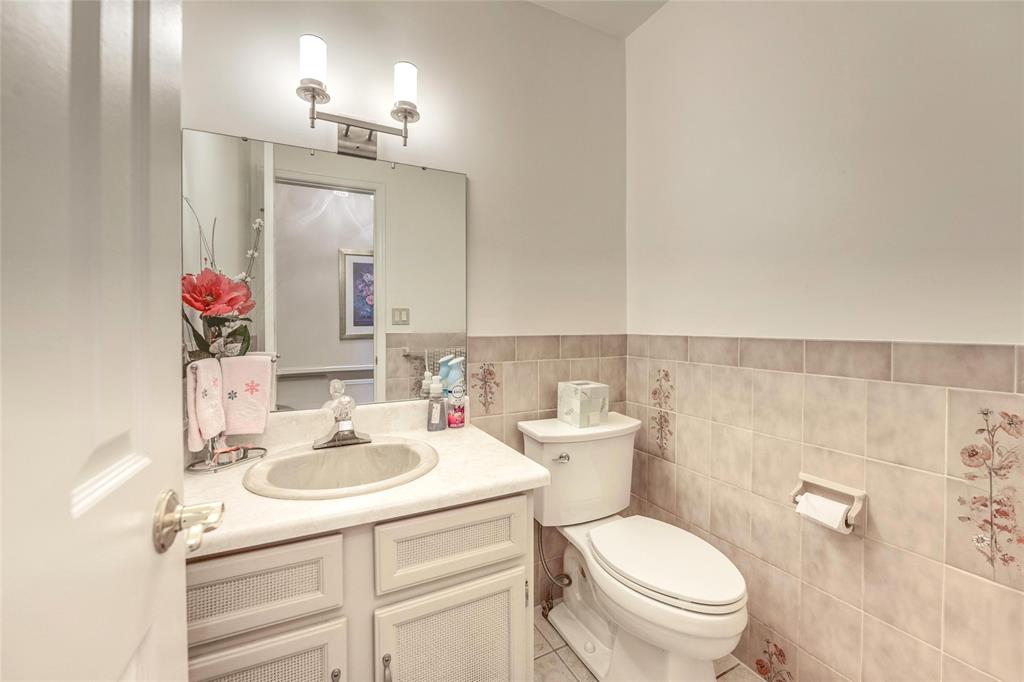 402 TWIN LAKES Drive, Sarnia, Ontario, Canada photo 24