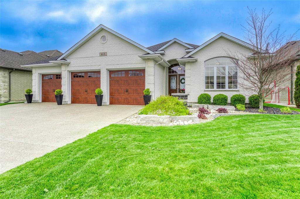 613 DORAL Close, Sarnia, Ontario, Canada photo 1