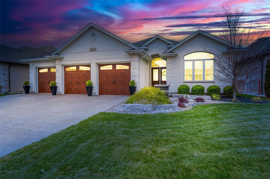 613 DORAL Close, Sarnia, Ontario, Canada photo 2