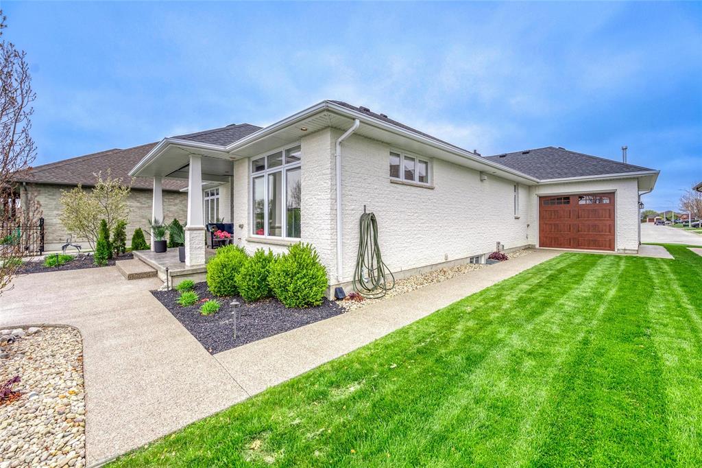 613 DORAL Close, Sarnia, Ontario, Canada photo 5