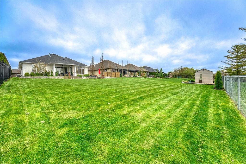 613 DORAL Close, Sarnia, Ontario, Canada photo 9