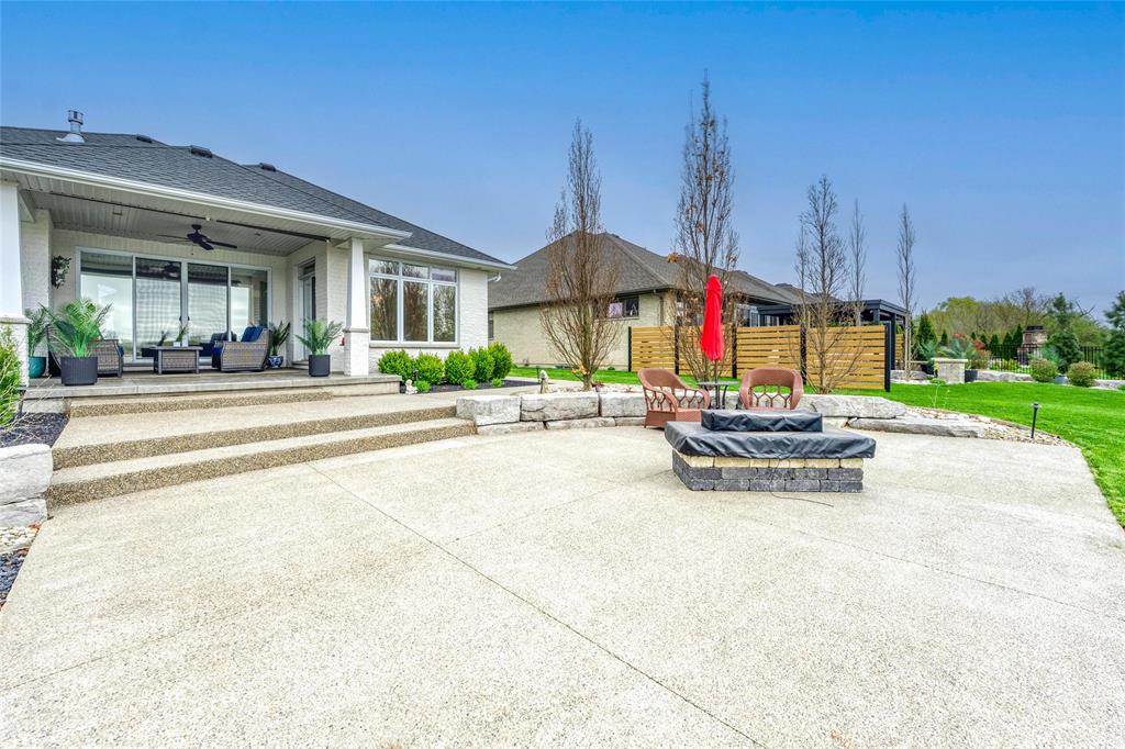 613 DORAL Close, Sarnia, Ontario, Canada photo 11