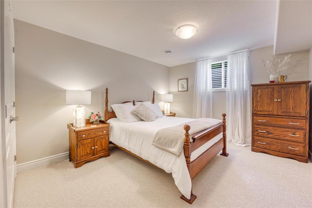 613 DORAL Close, Sarnia, Ontario, Canada photo 40